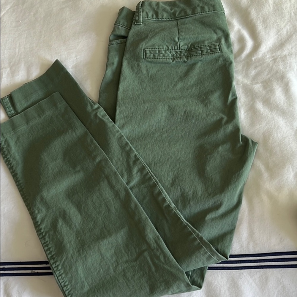 Old Navy pixie pants - Picture 2 of 4